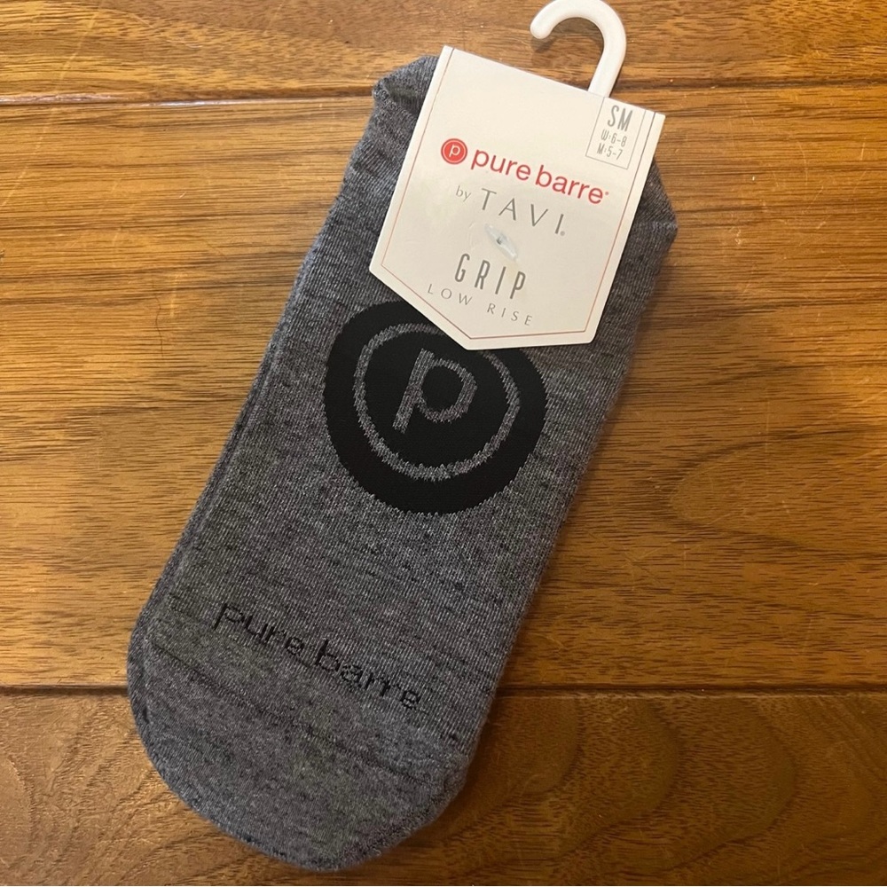 NWT! Pure Barre & TAVI P logo grip socks size small